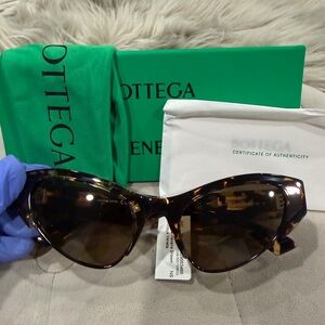 Bottega Veneta Cat Eye Sunglasses